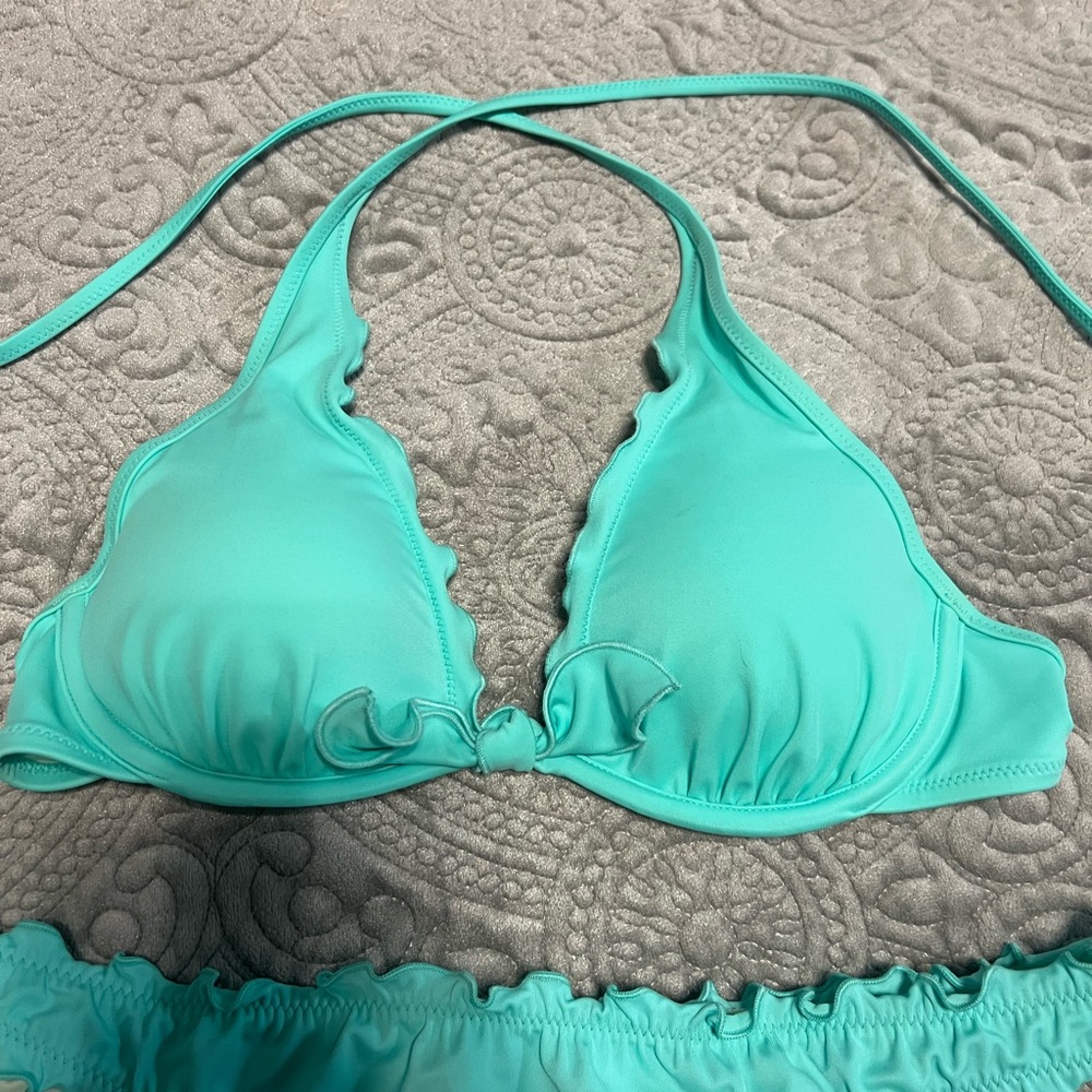Victoria’s Secret bikini - Picture 11 of 13